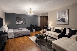 Building Photo - 2531 Christine Dr