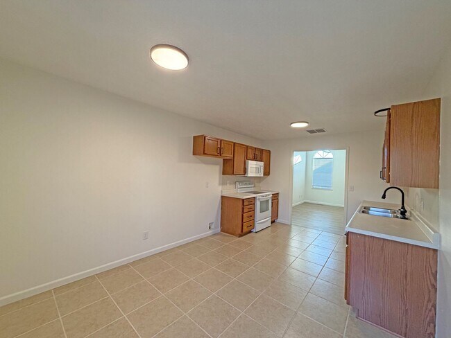 Building Photo - 4835/4837 S Glenn Duplex