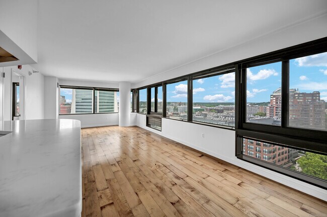 Building Photo - 127 Greyrock Pl