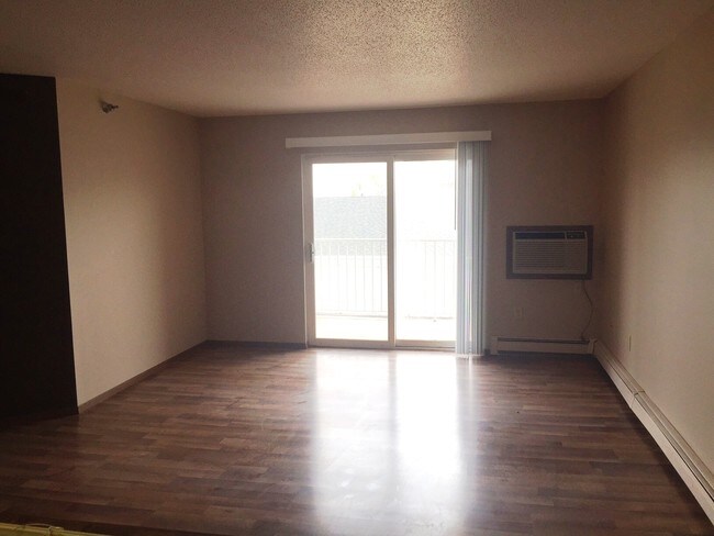 Building Photo - Southern Cross Apartments