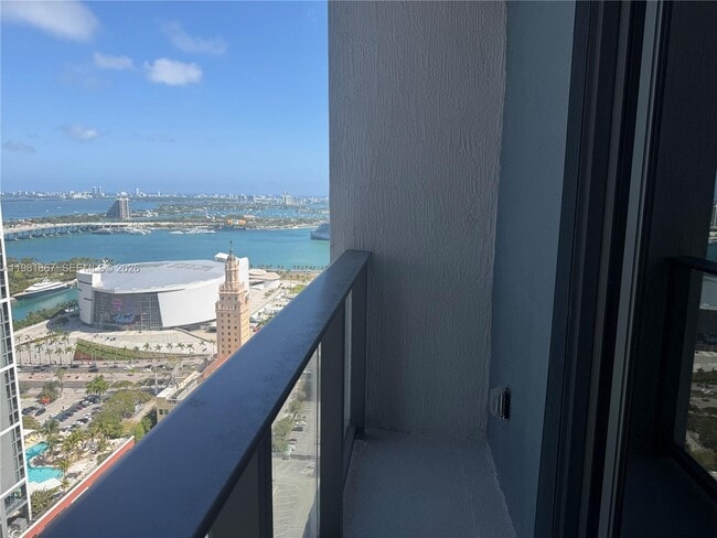 Building Photo - 121 NE 5th St