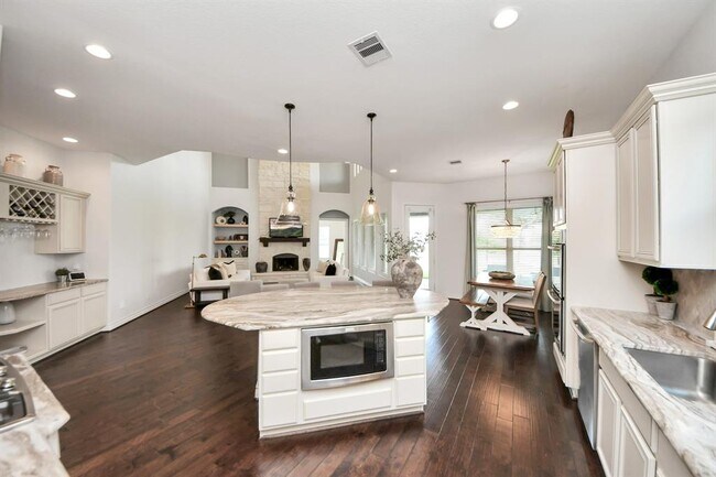 Building Photo - 28934 Endeavor River Rd