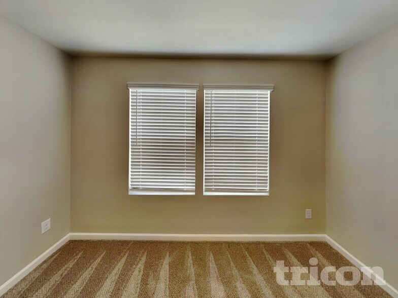 Building Photo - 841 Georgia Oak Ln