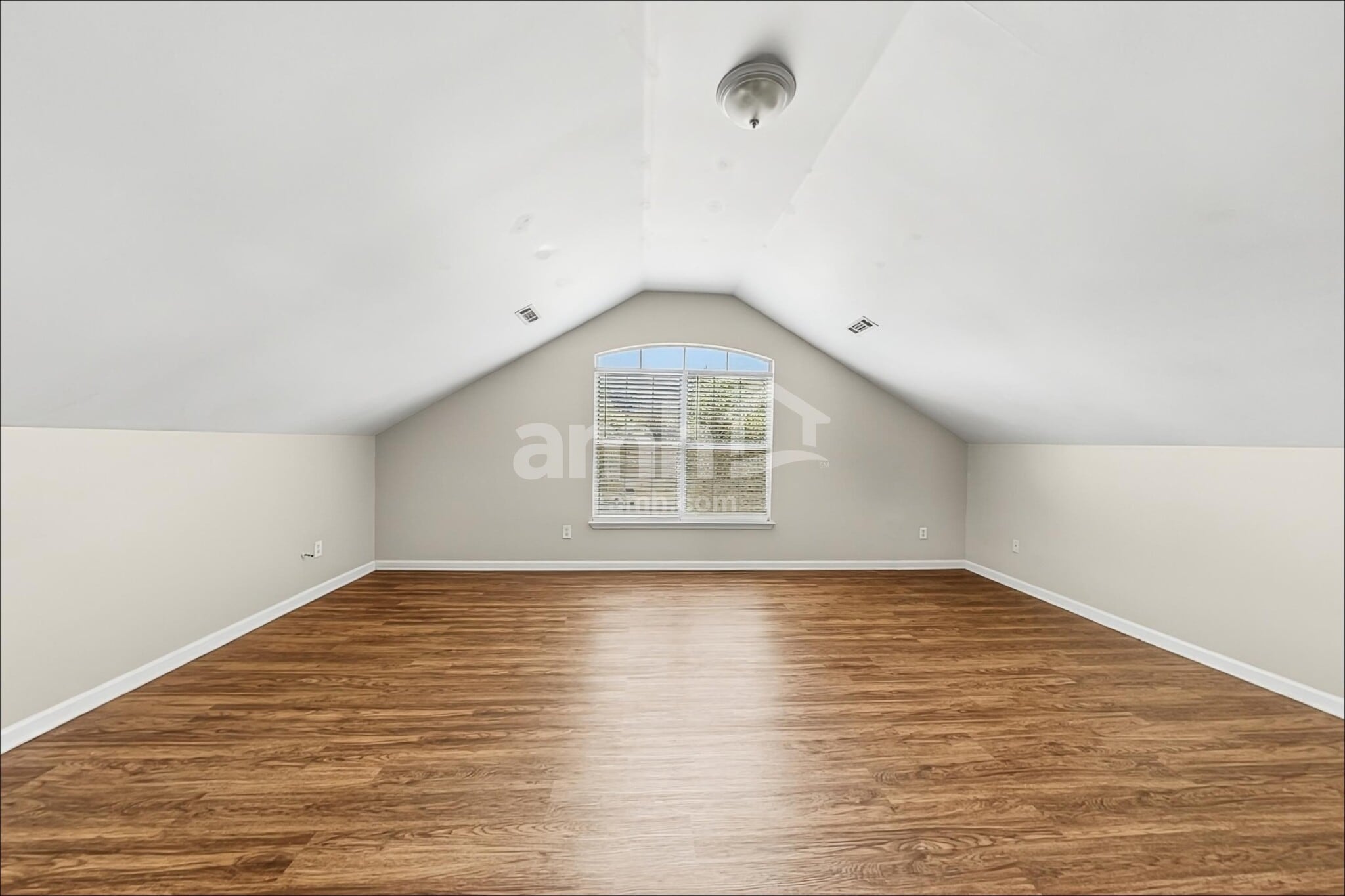 Building Photo - 1523 Cardinal Ln