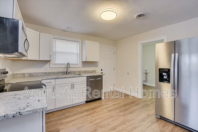 Building Photo - 2336 Prague Ct