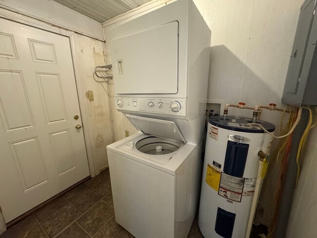 Building Photo - 402 N 8th St