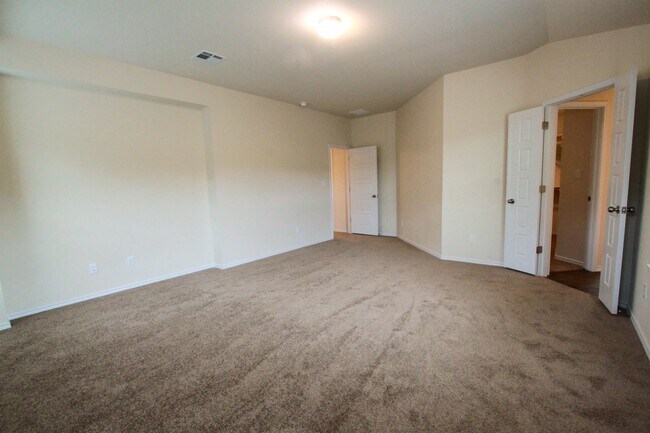 Building Photo - 3651 Sandy Brook Dr