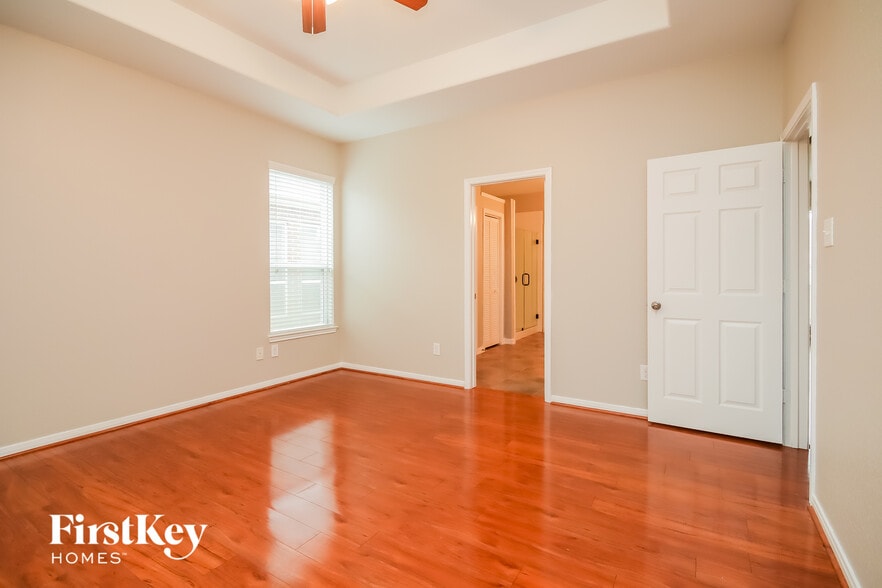 Building Photo - 6707 Level Pond Ln