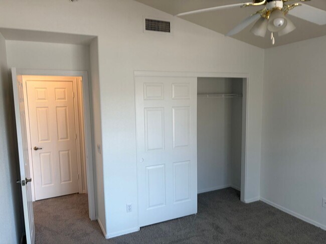 Building Photo - Updated 2BR in 55+ Community w/ Screened Patio + Private Yard – Move-In Ready!