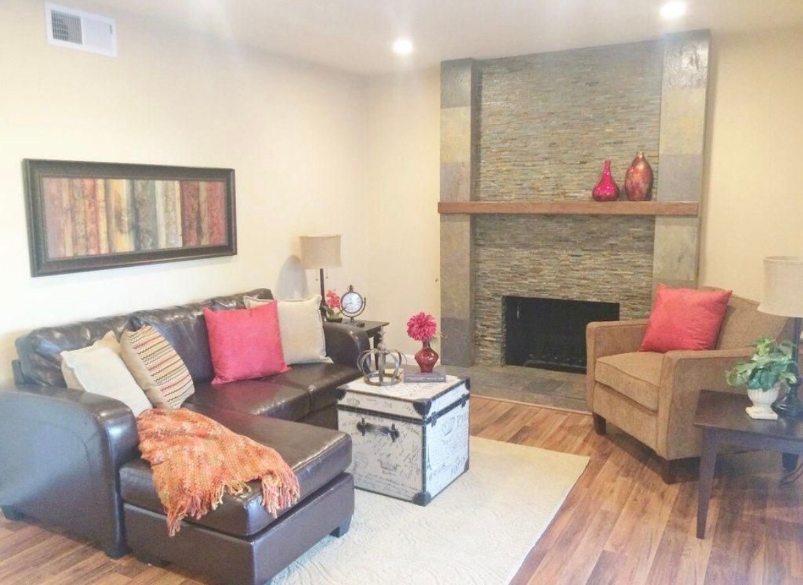 Building Photo - 238 S Park Victoria Dr