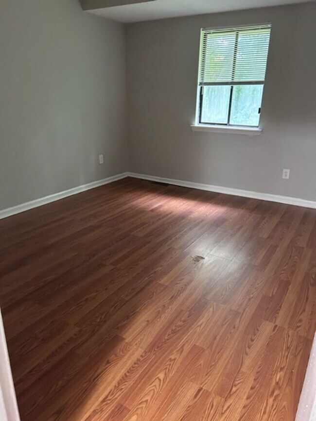 Building Photo - 6024 Spanish Oak Rd