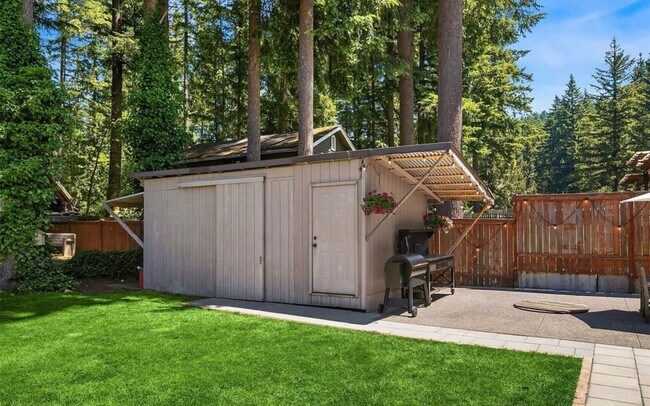 Building Photo - Updated 3-Bedroom Rambler with Large Yard in North Bend