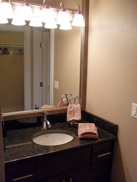 Building Photo - 220 E Flamingo Rd