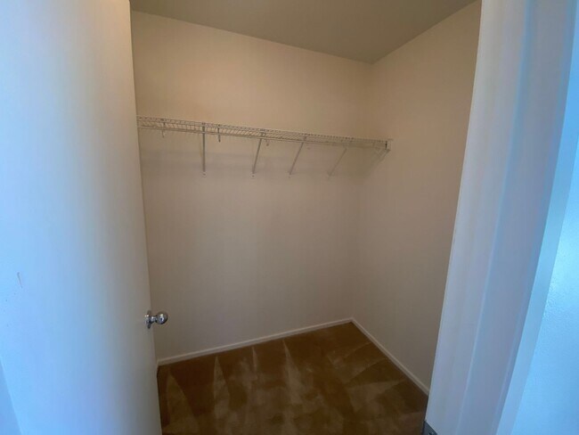 Building Photo - Palmdale 3 Bedroom -Available Now!