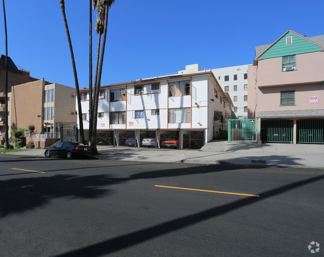 Primary Photo - 411 S Mariposa Ave