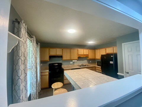 Building Photo - 5681 Pepperbush Dr