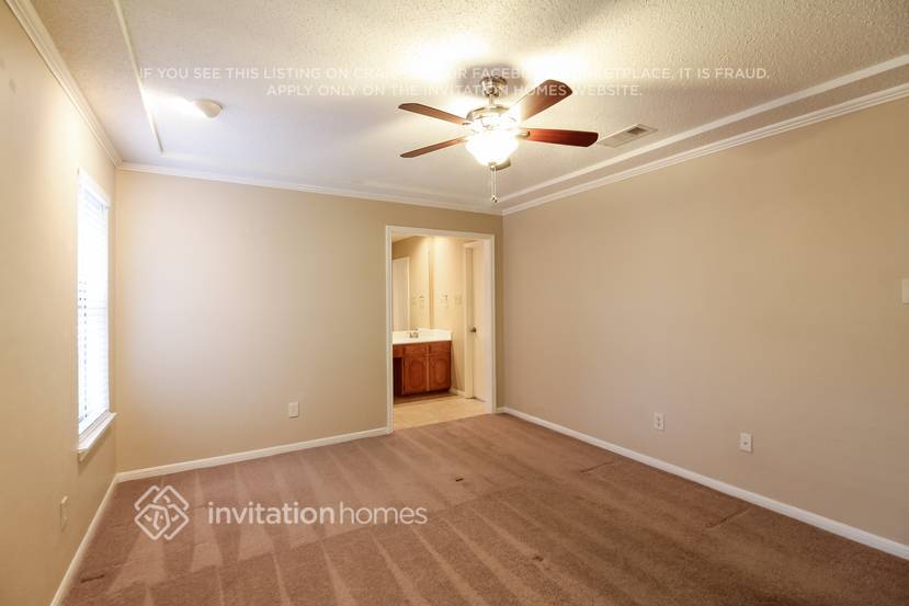 Building Photo - 301 Overland Dr