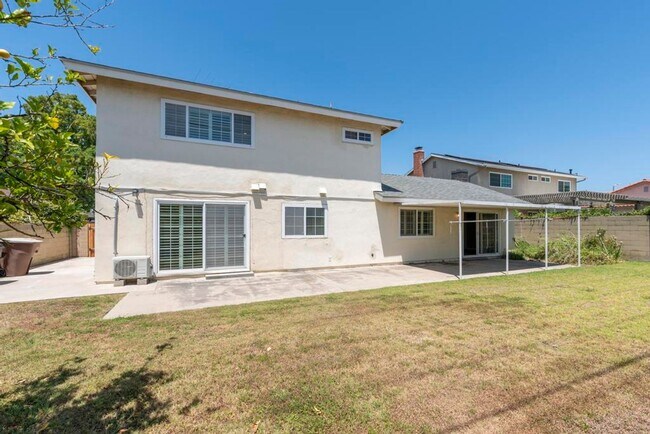 Building Photo - **Remodeled** spacious 5 bedroom home!!!