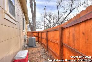 Building Photo - 460 Comal Ave
