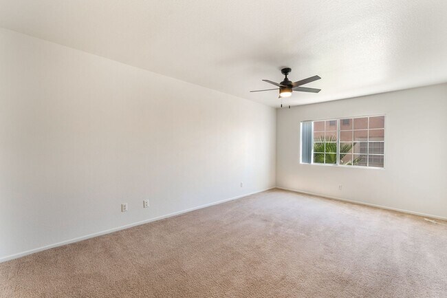 Building Photo - Northwest Townhome