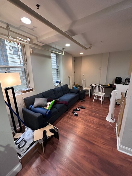 Building Photo - 39 Hemenway St