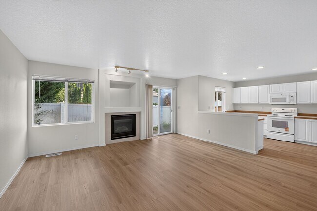 Building Photo - 5146 NE Schoeler Cir