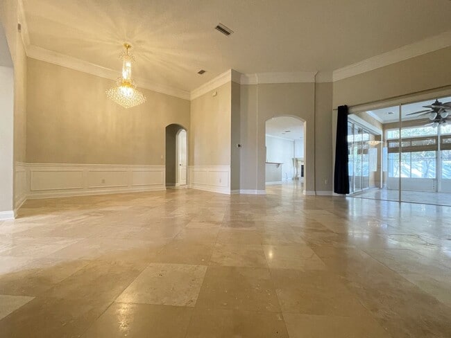 Building Photo - Single Family home is Deercreek