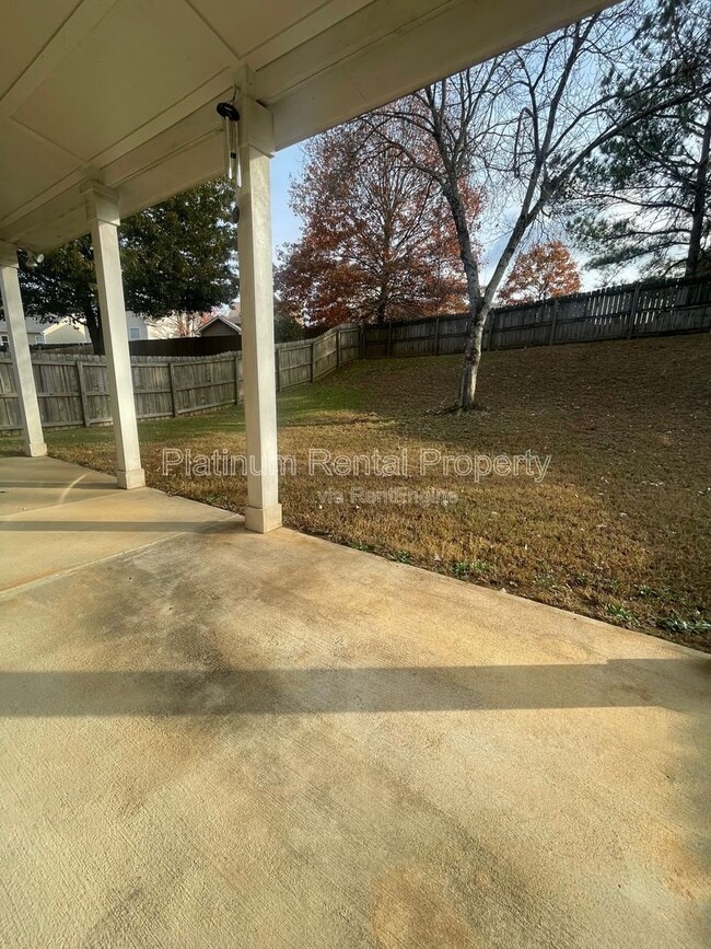 Building Photo - 5545 Weddington Dr