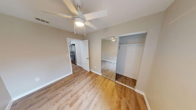 Building Photo - Comfortable 4 Bed 2 Bath House!!