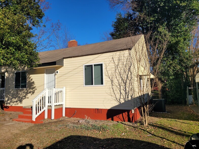 Building Photo - 123 Vinson Dr