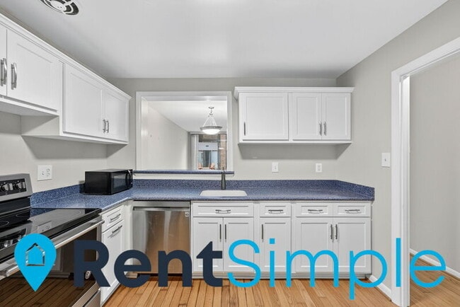 Building Photo - 1673 S Hayes St