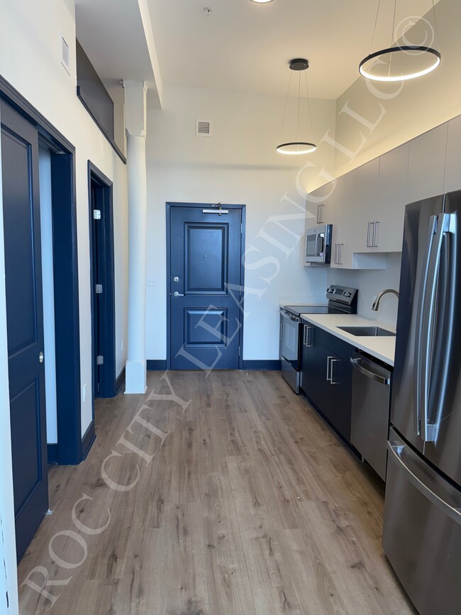 Building Photo - 151 St Paul St