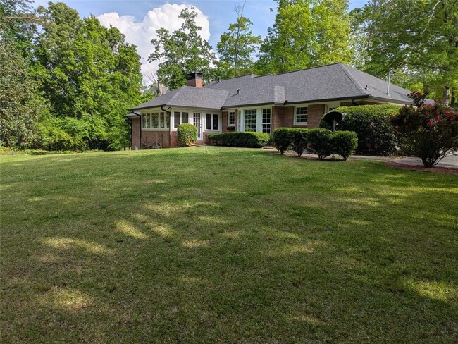 Building Photo - 495 Heards Ferry Rd NW