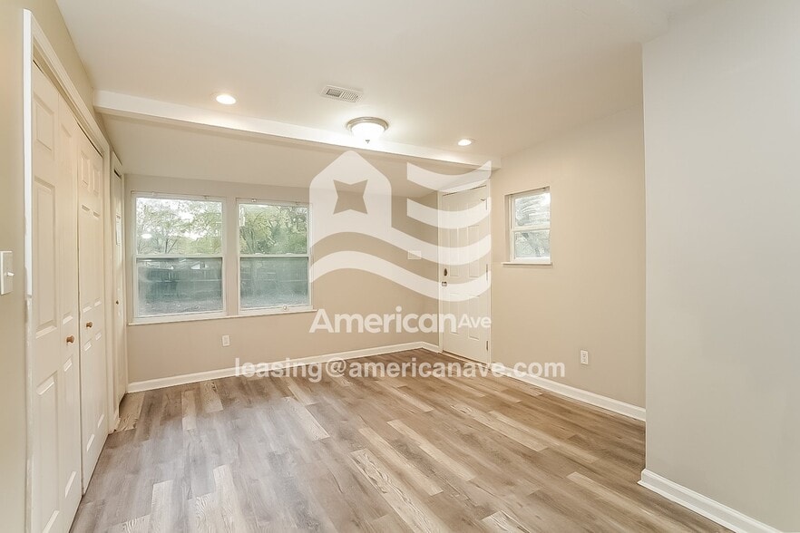 Building Photo - 3237 Beech Ave SW