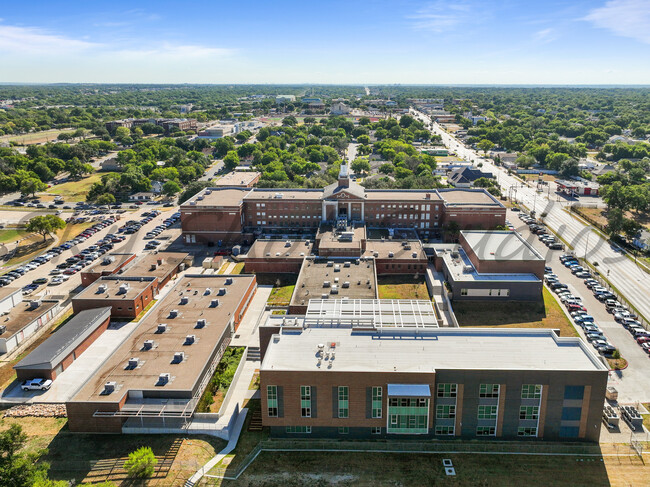 Building Photo - 2540 Avenue H