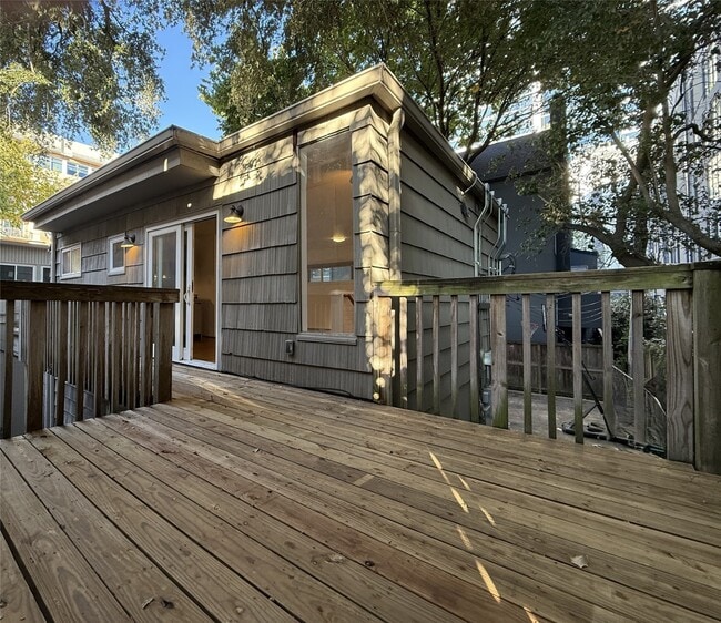 Primary Photo - 2721 Kipling St