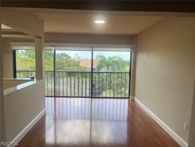 Building Photo - 7430 Lake Breeze Dr