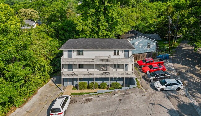 Building Photo - 105 P' Poole Ave #101: Red Bank 1Bed/1Bath Apartment w/ Laundry Units, Central AC, and Granite Co...