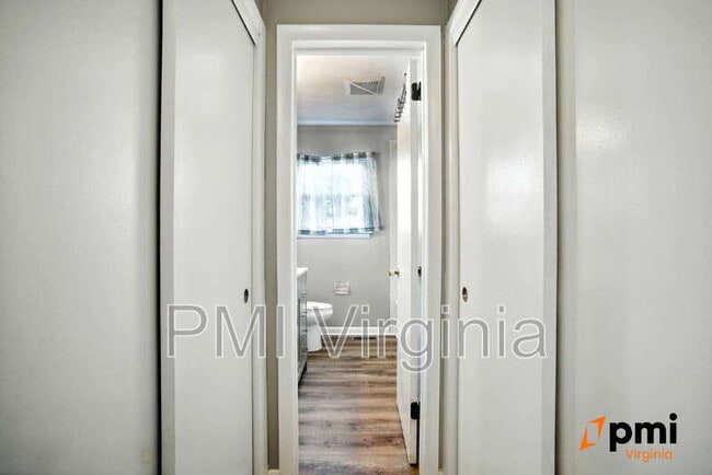 Building Photo - 3100 Kenelm Dr