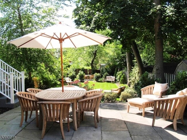 Building Photo - 94 Midland Ave