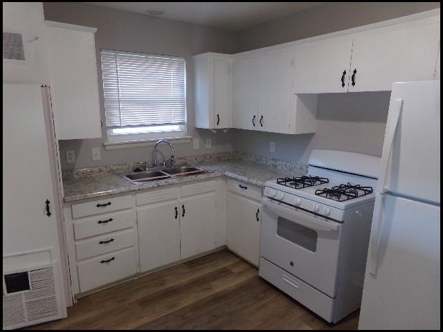 Building Photo - 7524 Knollwood Rd