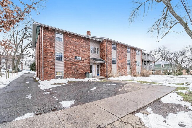 Building Photo - 1202 Euclid Ave