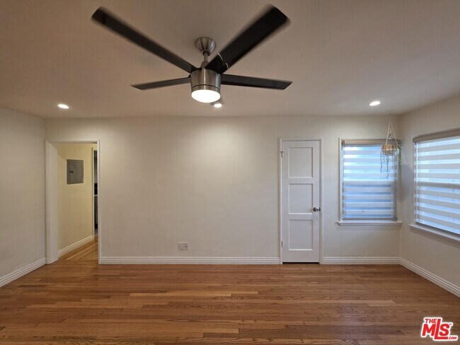 Building Photo - 102 Gaviota Ave