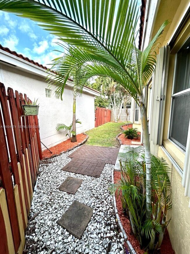 Building Photo - 4779 NW 5th Ct