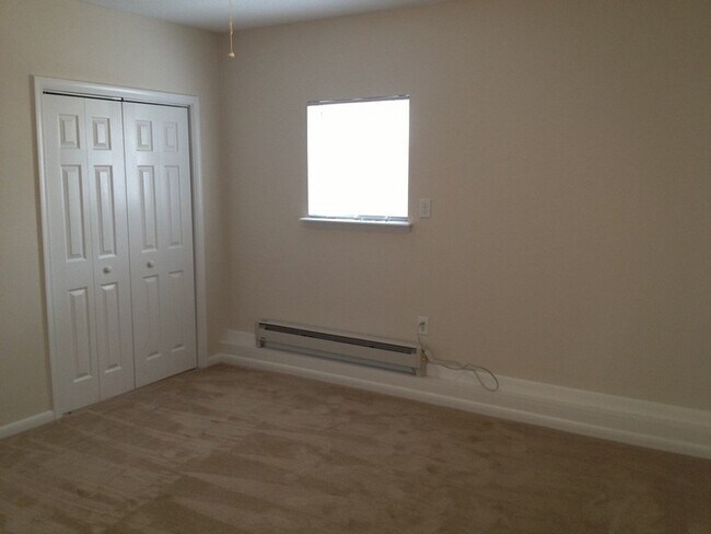 Building Photo - 3 Bedroom End Unit Townhome in Virginia Beach