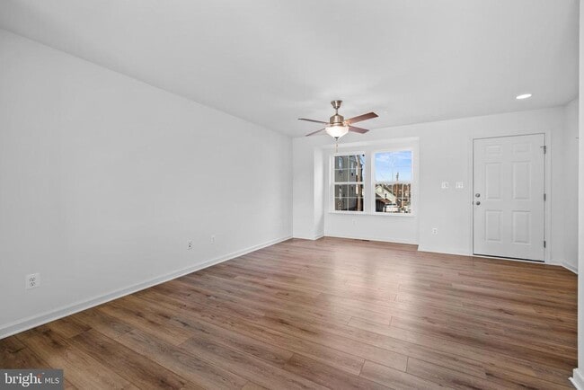 Building Photo - 446 Carrolton Ave