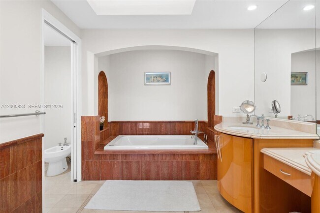 Building Photo - 17875 Collins Ave