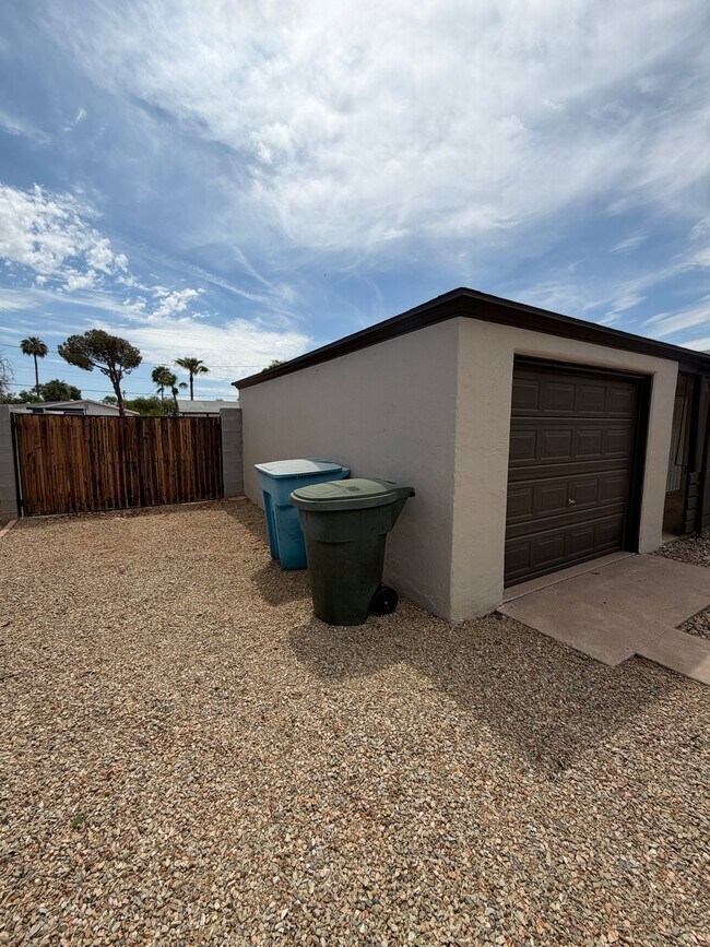 Building Photo - 4327 N 17th Ave