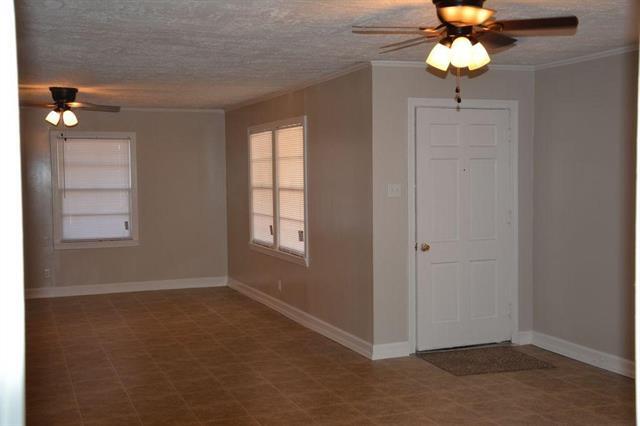 Building Photo - 425 W McNeese St