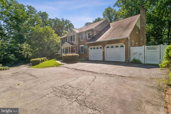 Primary Photo - 478 Mountain Rd